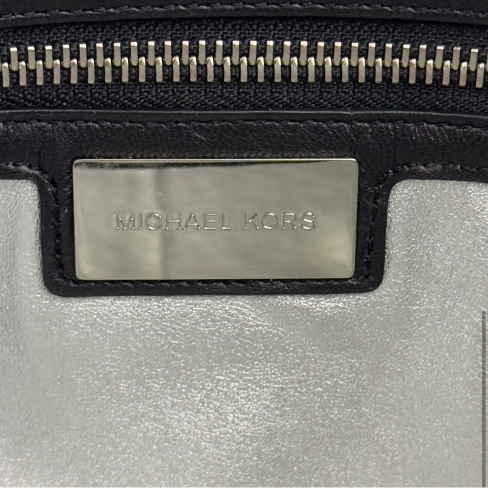 2010 Lambskin MK flap bag with lucite chains. Extremely rare in black - Picture 7 of 7